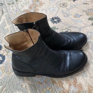 Fiorentini and Baker. 749. Black size 42
